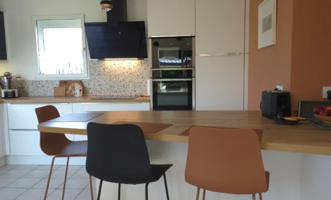 Cuisine Blanche & Bois à Ploemeur, FG Studio